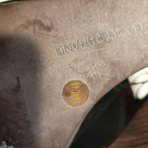 Lucky Brand Women's Reevas Black Suede Side Cutout Peep Toe Wedge Booties Sz 10M - Picture 8 of 9